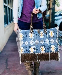 Bbags >> MEGA SALE << Dream Big Blue Aztec Weekender Bag