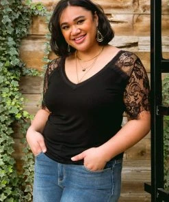Ave Shops A Little Bit Of Lace Top In Noir Clothing