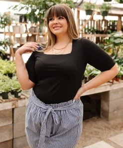 Ave Shops Alyssa Square Neck Tee In Black