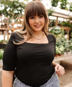 Ave Shops Alyssa Square Neck Tee In Black