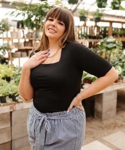 Ave Shops Alyssa Square Neck Tee In Black