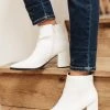 Ave Shops Amari Ankle Boots In White