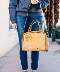 Trenditions Concealed Carry Annie Floral Tote Handbag Handbags & Wallets