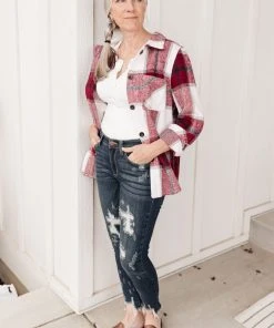 Ave Shops Aspen Shacket In Burgundy