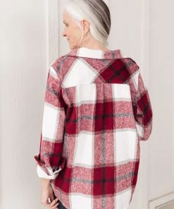 Ave Shops Aspen Shacket In Burgundy