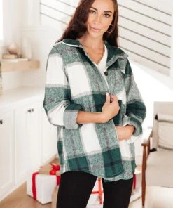 Ave Shops Aspen Shacket In Hunter Green Clothing