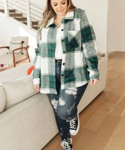 Ave Shops Aspen Shacket In Hunter Green Clothing