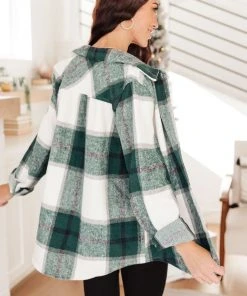 Ave Shops Aspen Shacket In Hunter Green Clothing