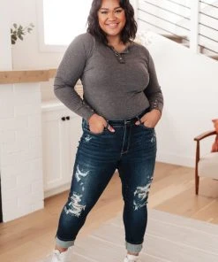 Ave Shops Bleach Splash Boyfriend Jeans - Trendy Distressed Denim for Women 28 Ave Shops Bleach Splash Boyfriend Jeans