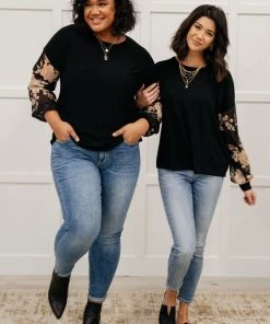 Ave Shops Clothing Bouquet Sleeves Top In Black