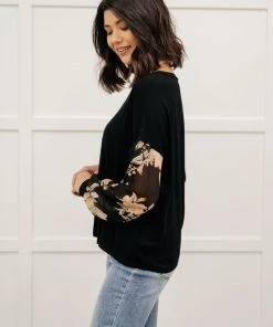 Ave Shops Clothing Bouquet Sleeves Top In Black
