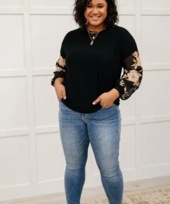 Ave Shops Clothing Bouquet Sleeves Top In Black