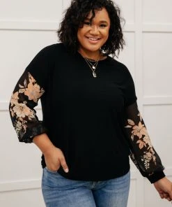 Ave Shops Clothing Bouquet Sleeves Top In Black