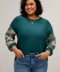 Ave Shops Bouquet Sleeves Top In Green Clothing