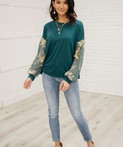 Ave Shops Bouquet Sleeves Top In Green Clothing