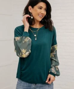 Ave Shops Bouquet Sleeves Top In Green Clothing