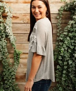 Ave Shops Break Away Top In Gray