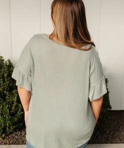 Ave Shops Clothing Break Away Top In Sage