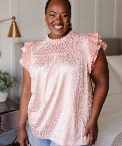 Ave Shops City Escape Top In Peach