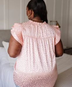 Ave Shops City Escape Top In Peach