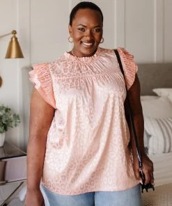 Ave Shops City Escape Top In Peach