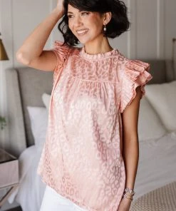 Ave Shops City Escape Top In Peach