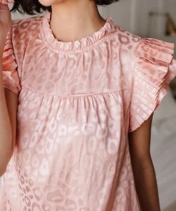 Ave Shops City Escape Top In Peach