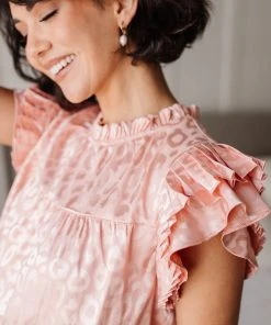 Ave Shops City Escape Top In Peach