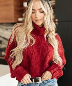 Ave Shops Classic Cable Knit Sweater In Cranberry
