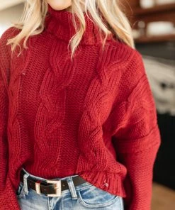 Ave Shops Classic Cable Knit Sweater In Cranberry