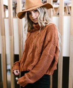 Ave Shops Classic Cable Knit Sweater In Ginger Spice