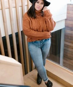 Ave Shops Classic Cable Knit Sweater In Ginger Spice