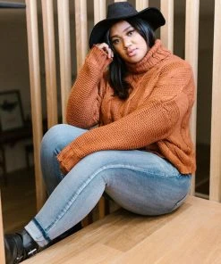 Ave Shops Classic Cable Knit Sweater In Ginger Spice