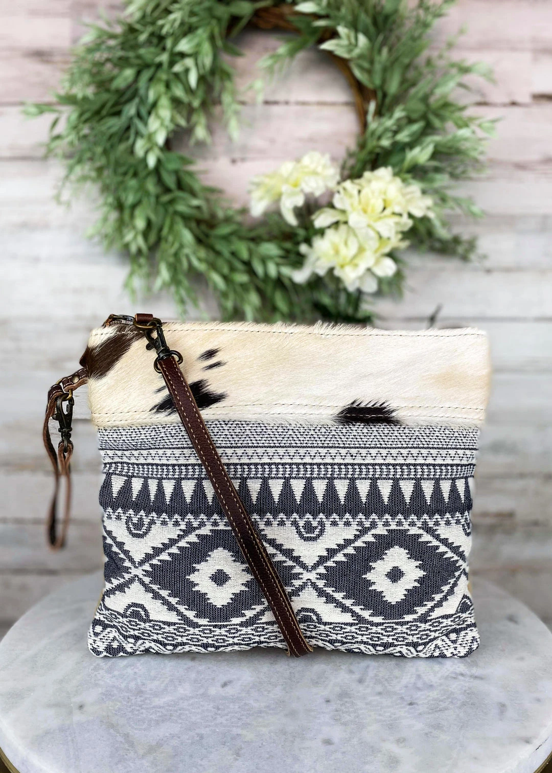 Myra Classic Messenger Crossbody Handbag – Stylish & Functional Handbags & Wallets 4 Myra Handbags & Wallets Classic Messenger Crossbody Handbag