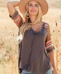 Ave Shops Cyprus Top In Charcoal/Multi