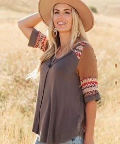 Ave Shops Cyprus Top In Charcoal/Multi