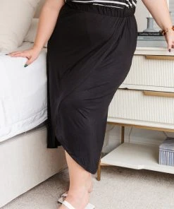 Ave Shops Day Dream Skirt In Black