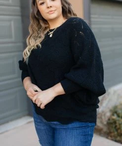 Ave Shops Clothing Designed For Details Sweater In Black