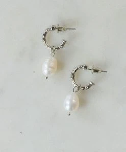 Ave Shops Drops Of Pearl Earrings In Silver