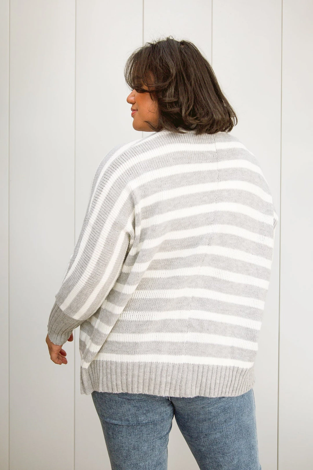 Ave Shops Women's Elle Modern Classic Knit Cardigan - Stylish Outerwear for All Seasons 16 Ave Shops Clothing Elle Modern Classic Knit Cardigan