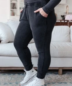 Ave Shops Essential Lounge Joggers In Black Lava