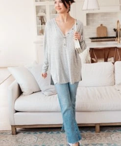 Ave Shops Clothing Feeling Cozy Top In Heather Gray