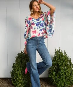 Ave Shops Hello There Floral Top