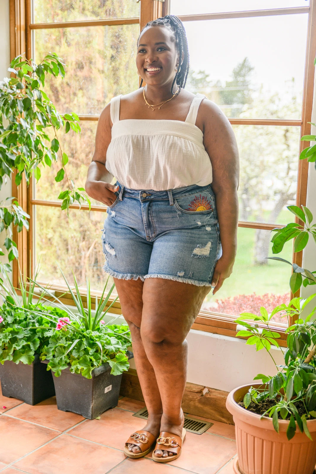 Ave Shops Women's Hi-Rise Sun Embroidery Cutoff Denim Shorts 6 Ave Shops Hi-Rise Sun Embroidery Cutoff Shorts Bottoms & Jeans