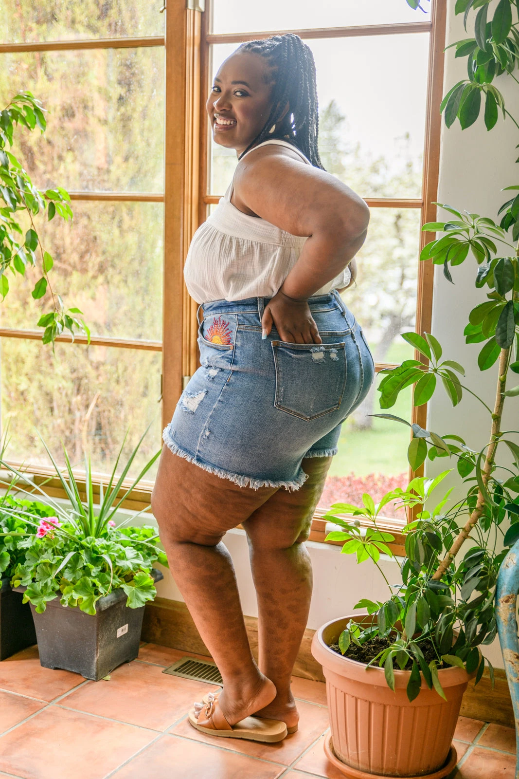 Ave Shops Women's Hi-Rise Sun Embroidery Cutoff Denim Shorts 8 Ave Shops Hi-Rise Sun Embroidery Cutoff Shorts Bottoms & Jeans