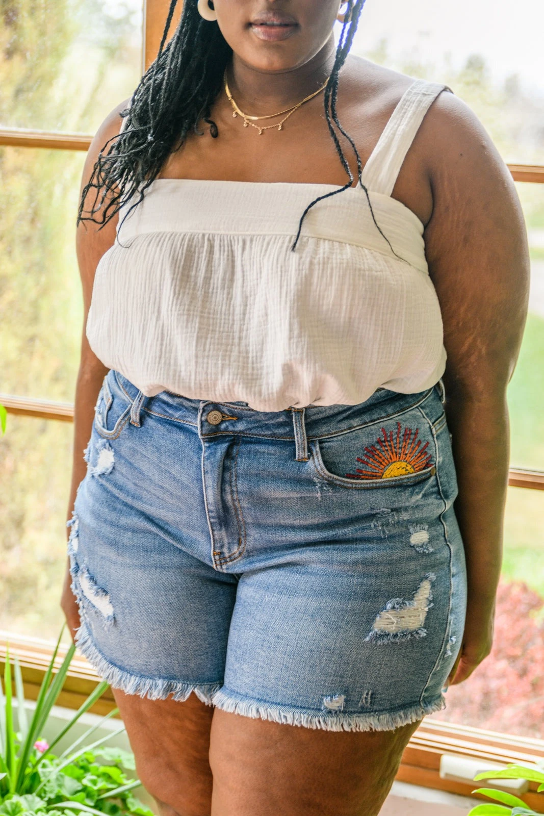 Ave Shops Women's Hi-Rise Sun Embroidery Cutoff Denim Shorts 4 Ave Shops Hi-Rise Sun Embroidery Cutoff Shorts Bottoms & Jeans