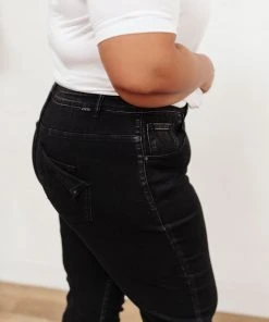 Ave Shops High Waist Mom Fit Jeans In Black