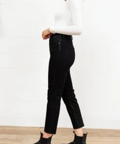 Ave Shops High Waist Mom Fit Jeans In Black