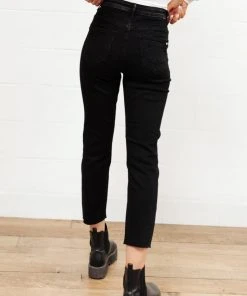 Ave Shops High Waist Mom Fit Jeans In Black