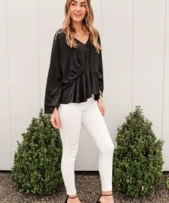 Ave Shops Main Character Moment Top In Black Clothing